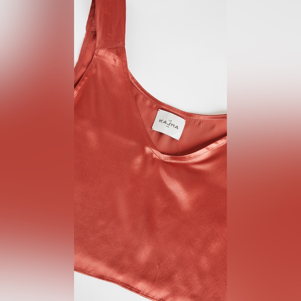 Le Kasha Red Silk Scoop Crop Tank | size S | NWT
